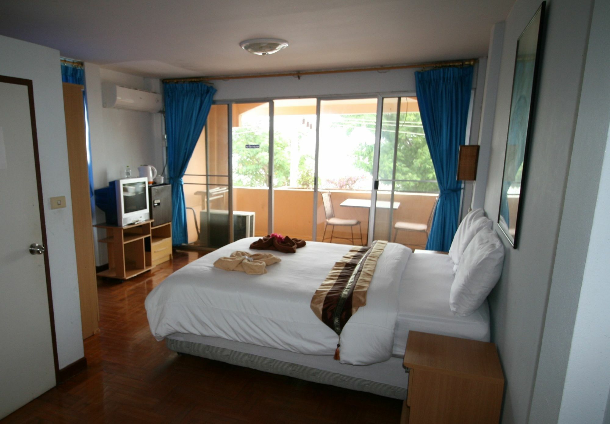 Beachfront Hotel Cha Am Cha-Am Exterior foto